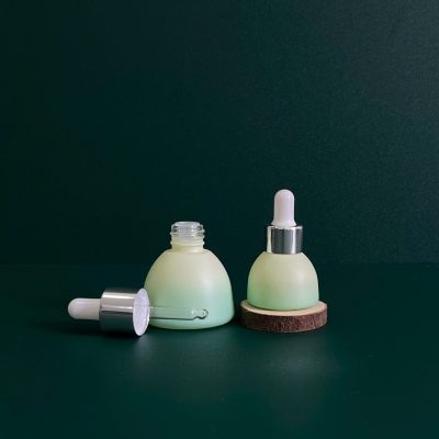 Thông số chai serum thủy tinh xanh ombre với dung tích 5 & 15ml tiện lợi