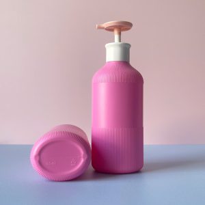 chai hdpe hong dam soc voi nhan dep hong 500ml 4