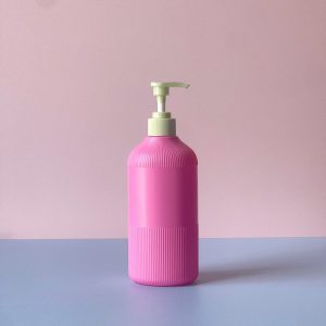 chai hdpe hong dam soc voi nhan soc xanh 500ml 5