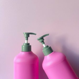 chai hdpe hong dam soc voi nhan xanh dam 500ml 8