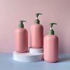 Chai nhựa hồng HDPE tròn với vòi nhấn sóng xanh trơn dung tích 500ml