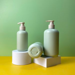 chai nhua hdpe xanh mint voi nhan nau 3