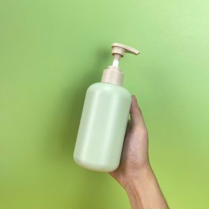 chai nhua hdpe xanh mint voi nhan nau nham 4