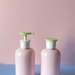 chai pet hong voi nhan dep xanh 500ml 2