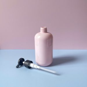 Chai pet hong voi nhan den nham 500ml 5