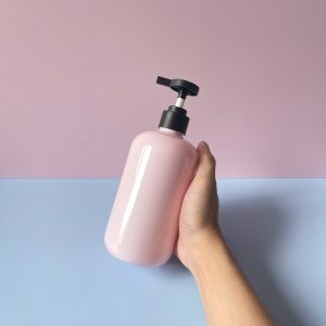 Chai pet hong voi nhan den nham 500ml 6