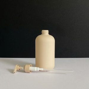 chai hdpe nau tron voi nhan nau nham 500ml 4