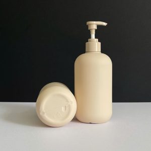 chai hdpe nau tron voi nhan nau nham 500ml 5