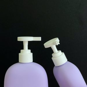 chai hdpe tim tron voi nhan trang