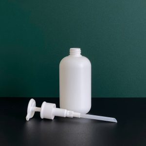 chai hdpe trang tron voi nhan dep trang 500ml 6