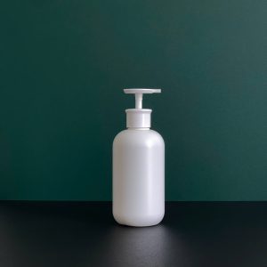 chai hdpe trang tron voi nhan dep trang 500ml 7