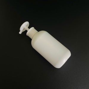 chai hdpe trang tron voi nhan dep trang 500ml 9