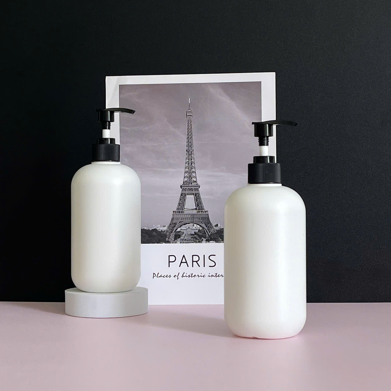 chai-hdpe-trang-tron-voi-nhan-soc-den-500ml-2 Chai nhựa HDPE trắng tròn với vòi nhấn sóng đen sọc 500ml sử dụng vòi nhấn fi28 tiện dụng