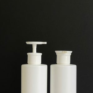 chai hdpe trang vai ngang voi nhan dep trang 500ml 6