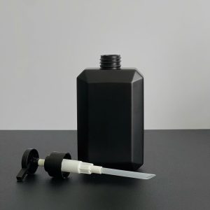 chai hdpe vuong den voi nhan den nham 350ml 5