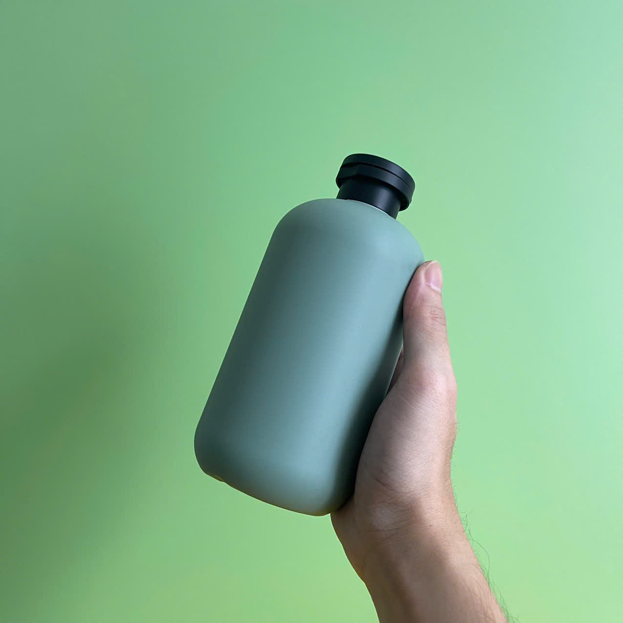 chai-hdpe-xanh-dam-nap-bat-den-nham-500ml-2 chai hdpe xanh dam nap bat den nham 500ml 2