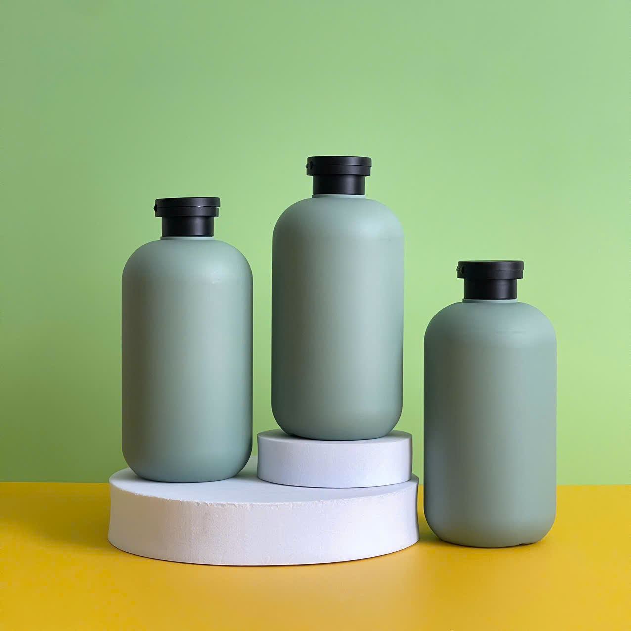 chai-hdpe-xanh-dam-nap-bat-den-nham-500ml-3 Chai nhựa HDPE xanh đậm tròn nắp bật đen nhám với dung tích 500ml sử dụng nắp fi28