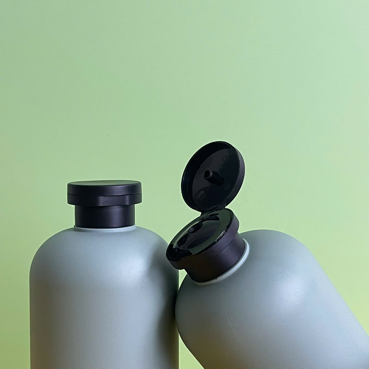 chai-hdpe-xanh-dam-nap-bat-den-nham-500ml-5 chai hdpe xanh dam nap bat den nham 500ml 5