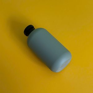 chai hdpe xanh dam nap bat den nham 500ml 6