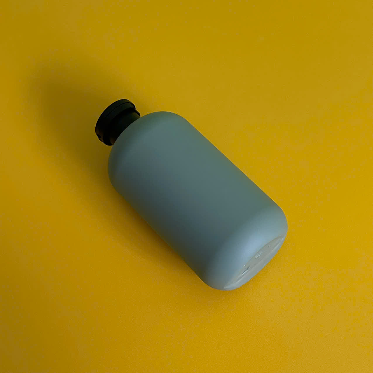 chai-hdpe-xanh-dam-nap-bat-den-nham-500ml-6 chai hdpe xanh dam nap bat den nham 500ml 6