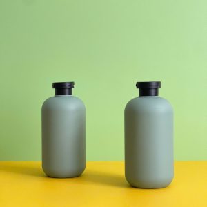 chai hdpe xanh dam nap bat den nham 500ml 7