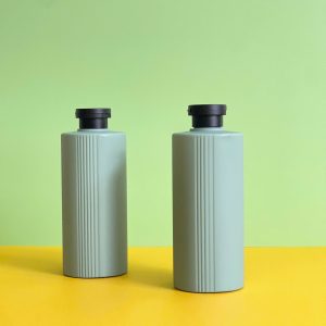 chai hdpe xanh dam vai ngang 5 soc nap bat den nham 500ml 1