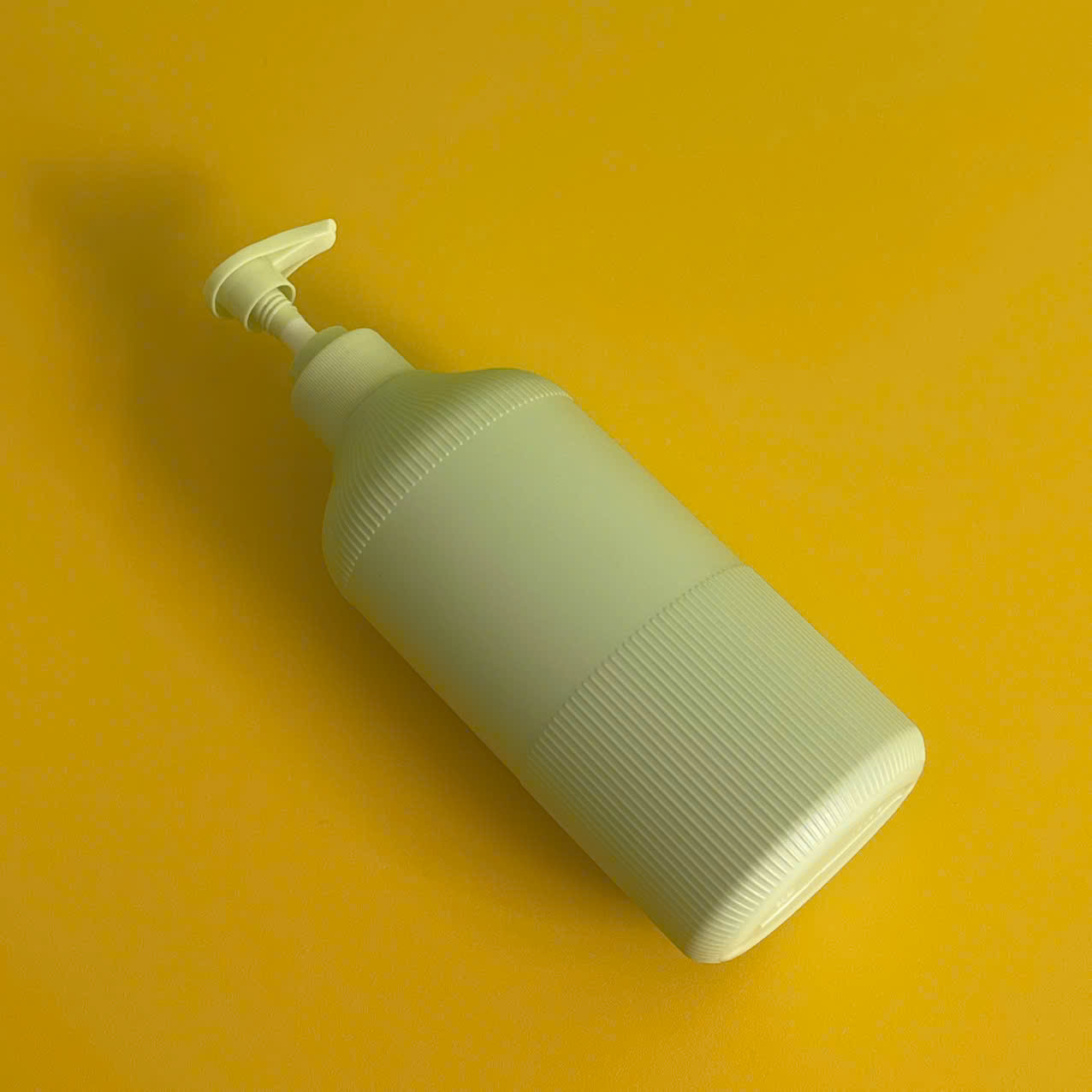 chai-hdpe-xanh-soc-nap-voi-nhan-xanh-500ml-5 chai hdpe xanh soc nap voi nhan xanh 500ml 5