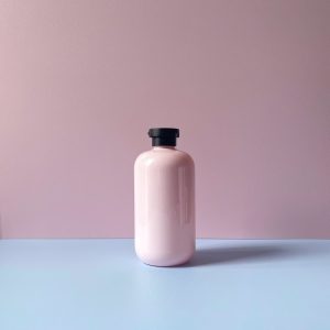 chai pet hong nap bat den nham 500ml