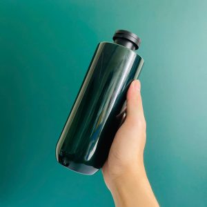 chai pet xanh ngoc vai ngang nap bat den nham 500ml 4