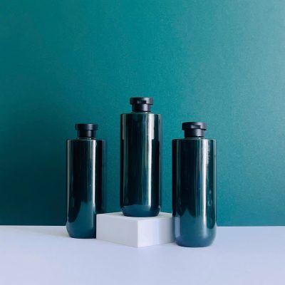 Chai nhựa PET xanh ngọc vai ngang đáy bầu 500ml với nắp bật đen nhám fi28 tiện lợi