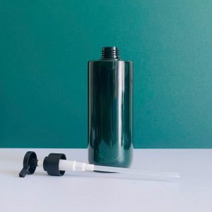 chai pet xanh ngoc vai ngang voi nhan den nham 500ml 5