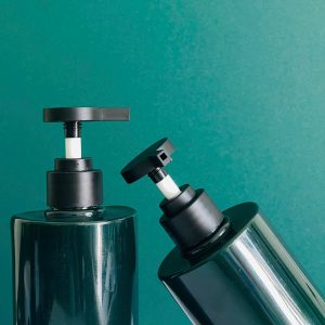 chai pet xanh ngoc vai ngang voi nhan den nham 500ml 7