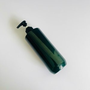 chai pet xanh ngoc vai ngang voi nhan soc den 500ml 1