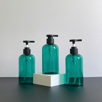 Chai nhựa PET xanh ngọc với vòi nhấn dẹp đen nhám 350ml sử dụng nắp fi28 chuyên dụng